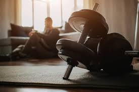 战士，镜头拍到对阵曼城终场哨响瞬间，索博累到直接瘫倒在地